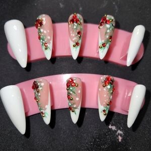 Chrismas Festive Red and Green Press On Set Size:M